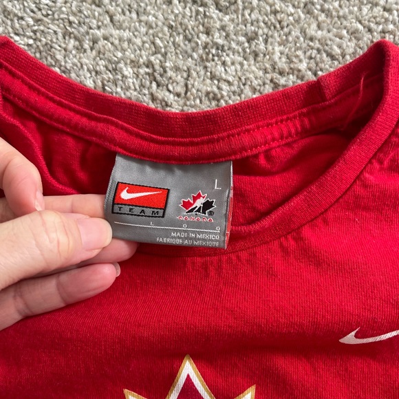 Hockey Canada tshirt - Picture 2 of 2